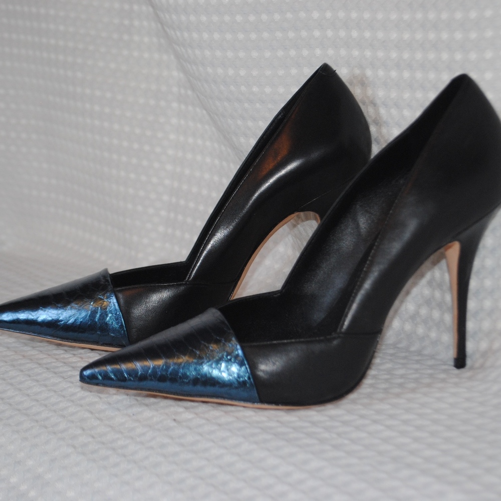 Never worn! Elizabeth and James Sash